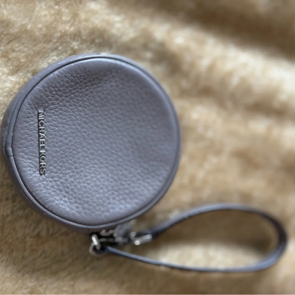 Michael Kors Taupe Leather Coin purse/Wristlet - Picture 2 of 4